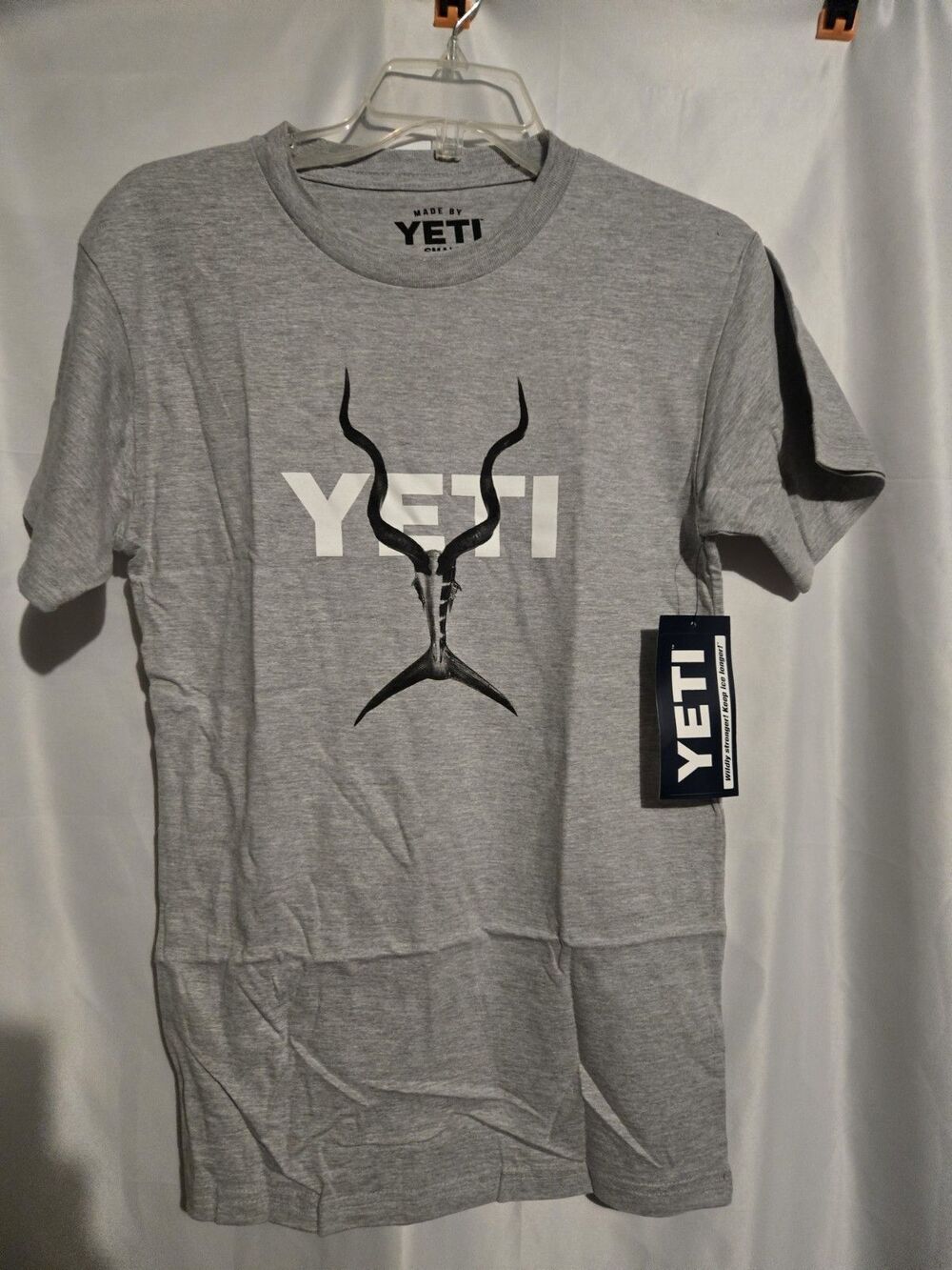 Yeti Men's Small Grey T-Shirt (LOC-46)